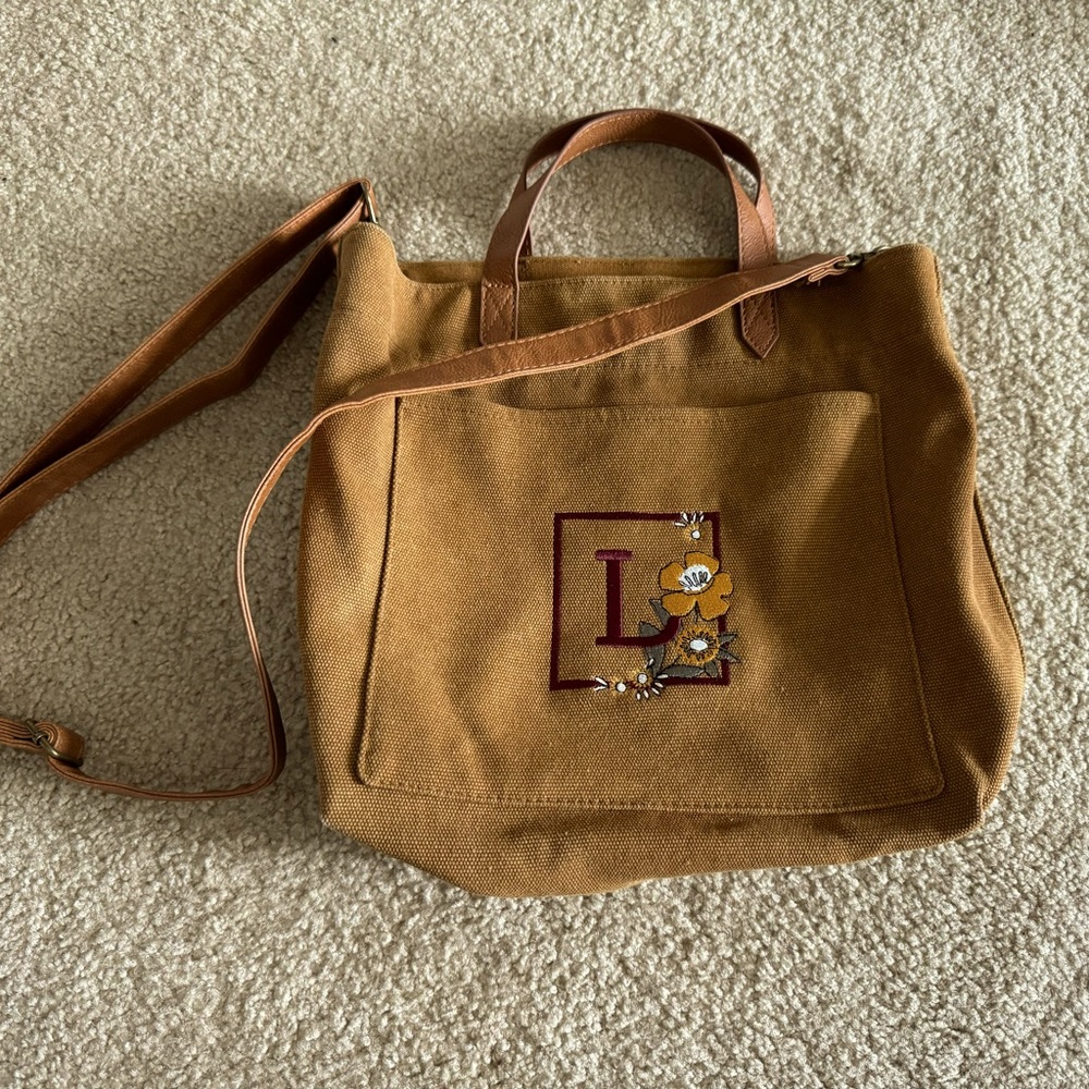 Thirty-One Window Shopper